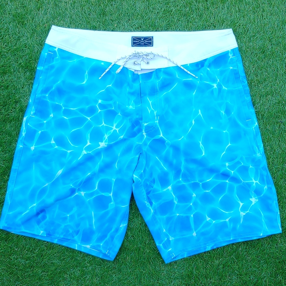 Excellent Used Condition Men's AMERICAN EAGLE Board Shorts Water Print Large